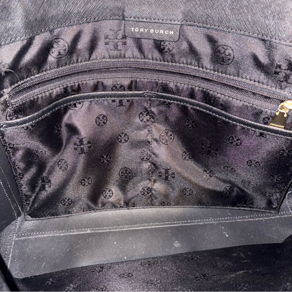 ❌SOLD!❌ $320 Tory Burch York Tote Black Saffiano Leather size Large EUC - Picture 13 of 17